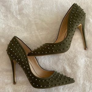 Steve Madden spike Daisie pumps